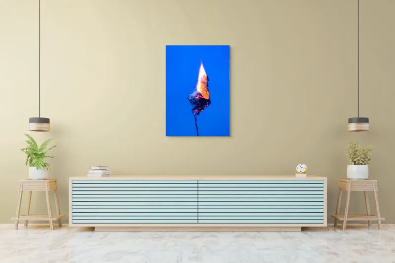 Tablou Canvas, "Flacără albastră în noapte profundă", Flacără, Albastru, Contrast, Căldură, Energie, Arzând, Subtilitate, Artă, 70 x 100 cm – poza 5