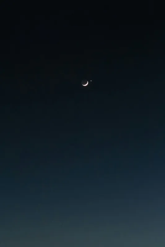 Tablou Canvas, "Luna și steaua solitară", Lună, Cer, Stea, Noapte, Liniște, 26 x 39 cm – poza 2