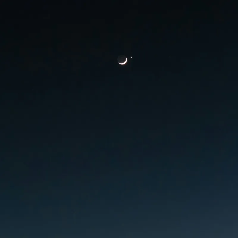 Tablou Canvas, "Luna și steaua solitară", Lună, Cer, Stea, Noapte, Liniște, 50 x 50 cm – poza 2