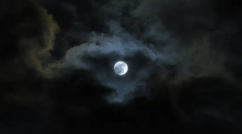Tablou Canvas, "Luna printre nori întunecați", Lună, Nor, Întuneric, Mister, Noapte, Cer, Strălucire, Umbre, 90 x 50 cm – poza 2