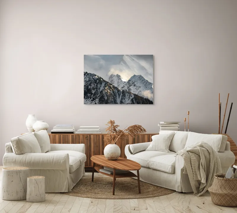 Tablou Canvas, "Vârfuri montane sub mantia norilor", Majestuos, Montan, Înghețat, Impunător, Liniștit, Vârfuri, Alpin, Pitoresc, Strălucitor, Rece, 100 x 70 cm – poza 3
