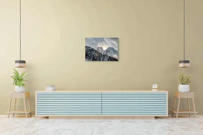 Tablou Canvas, "Vârfuri montane sub mantia norilor", Majestuos, Montan, Înghețat, Impunător, Liniștit, Vârfuri, Alpin, Pitoresc, Strălucitor, Rece, 70 x 50 cm – poza 7