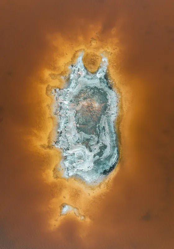 Tablou Canvas, "Ochi de foc în peisaj selenar", Dune, Textură, Contrast, Arid, Mineral, Abstracție, Peisaj, Natural, Pitoresc, Întindere, 70 x 100 cm – poza 2