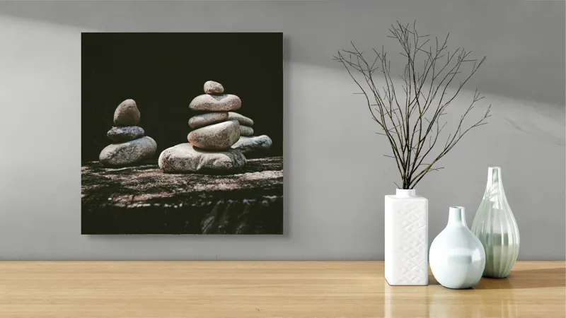 Tablou Canvas, "Turn echilibrat de pietre liniștite", Pietre, Echilibru, Natură, Calm, Simetrie, Tranquilitate, Armonie, Meditativ, Compoziție, 50 x 50 cm – poza 3