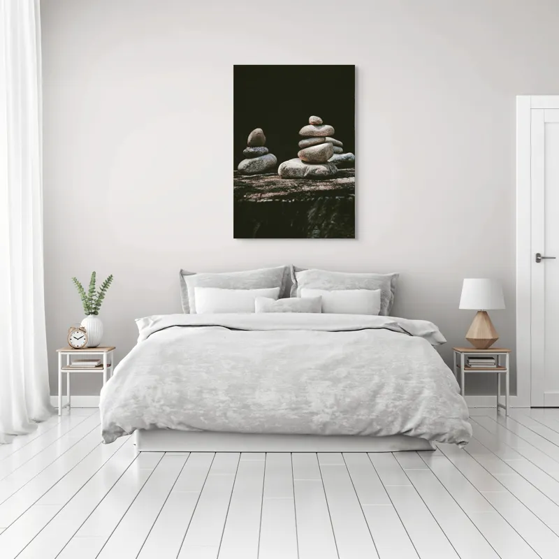 Tablou Canvas, "Turn echilibrat de pietre liniștite", Pietre, Echilibru, Natură, Calm, Simetrie, Tranquilitate, Armonie, Meditativ, Compoziție, 70 x 100 cm – poza 3