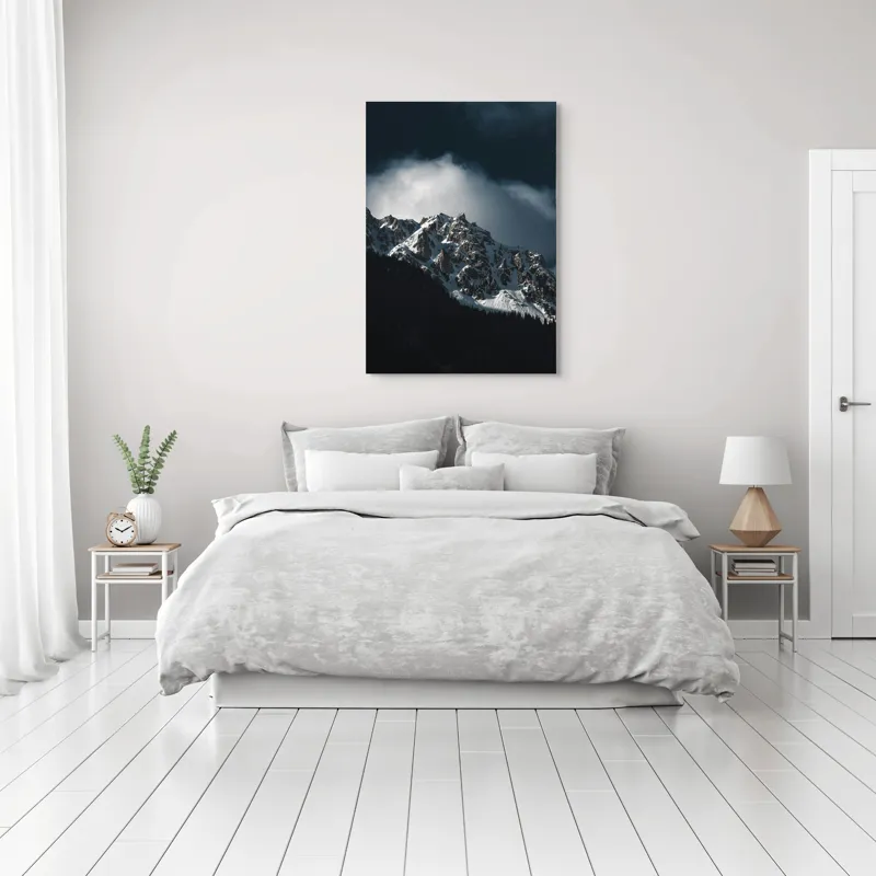 Tablou Canvas, "Frumusețea tăcută a munților înzăpeziți", Munți, Zăpadă, Stânci, Cer, Nor, Umbre, Natură, Imagine, Lumină, Peisaj, 70 x 100 cm – poza 3