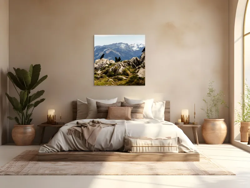 Tablou Canvas, "Ciori pe culme de munte înzăpezită", Pietre, Corbi, Munți, Zăpadă, Cer, Peisaj, Natură, Vârfuri, Vegetație, Rocă, 100 x 100 cm – poza 4