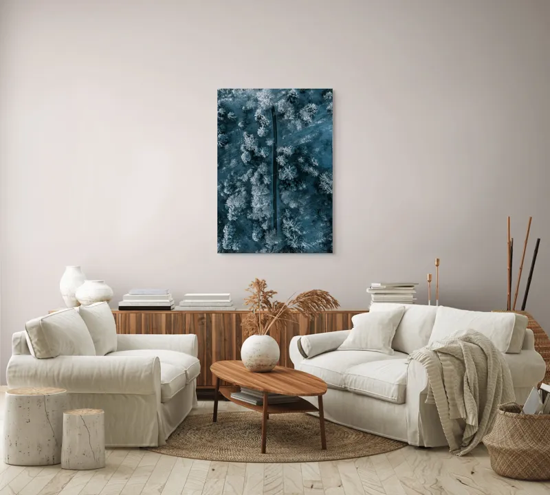 Tablou Canvas, "Cărare prin pădurea de iarnă", Cale, Înghețată, Arbori, Zăpadă, Rece, Natură, Pădure, Iarnă, Frig, Peisaj, Linia, Întunecat, Albastru, Contrast, Vedere., 70 x 100 cm – poza 4