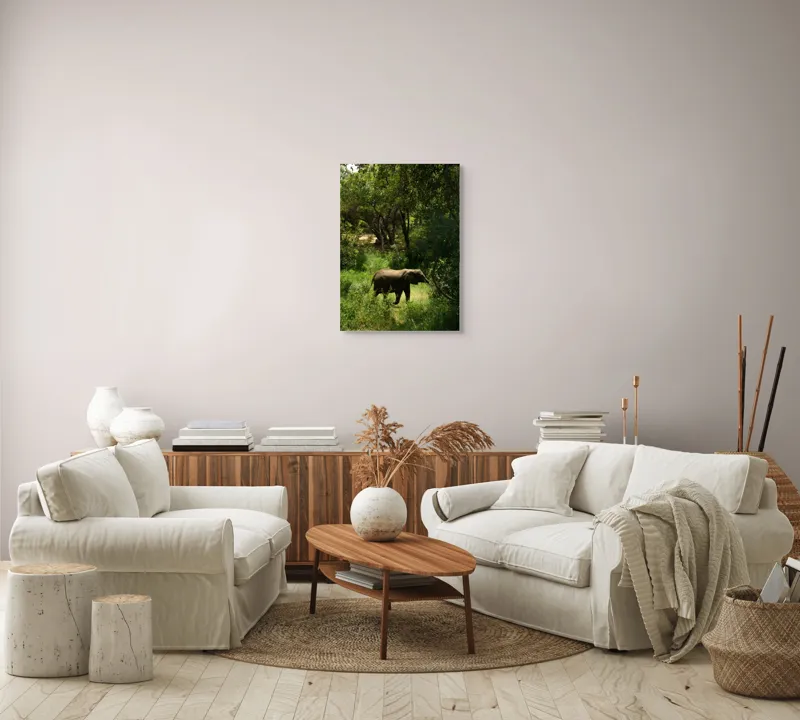 Tablou Canvas, "Elefant în pădurea verde intensă", Elefant, Pădure, Verdeață, Natură, Tufişuri, Serenitate, Sălbăticie, Vegetaţie, Arbori, Umbre, 50 x 70 cm – poza 4