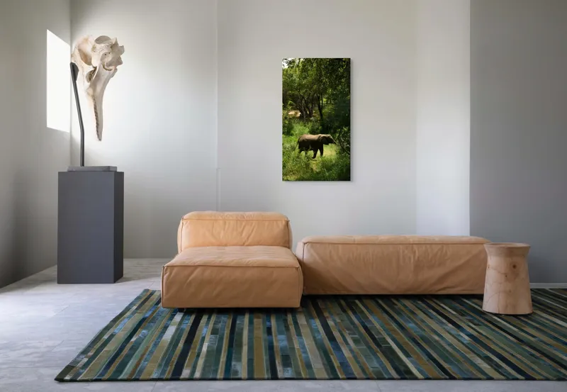 Tablou Canvas, "Elefant în pădurea verde intensă", Elefant, Pădure, Verdeață, Natură, Tufişuri, Serenitate, Sălbăticie, Vegetaţie, Arbori, Umbre, 50 x 90 cm – poza 5