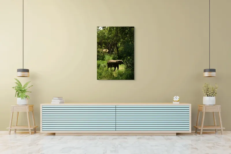 Tablou Canvas, "Elefant în pădurea verde intensă", Elefant, Pădure, Verdeață, Natură, Tufişuri, Serenitate, Sălbăticie, Vegetaţie, Arbori, Umbre, 70 x 100 cm – poza 5