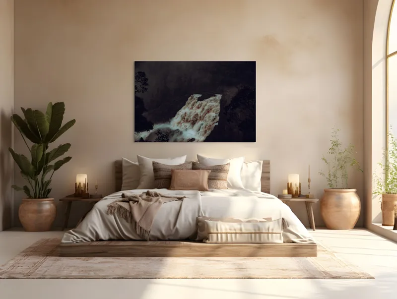 Tablou Canvas, "Cascada misterioasă în amurg întunecat", Cascadă, Pădure, Aburit, Natură, Apă, Dramatic, Elemente, Spectaculos, Vegetație, Ploaie, 150 x 100 cm – poza 4
