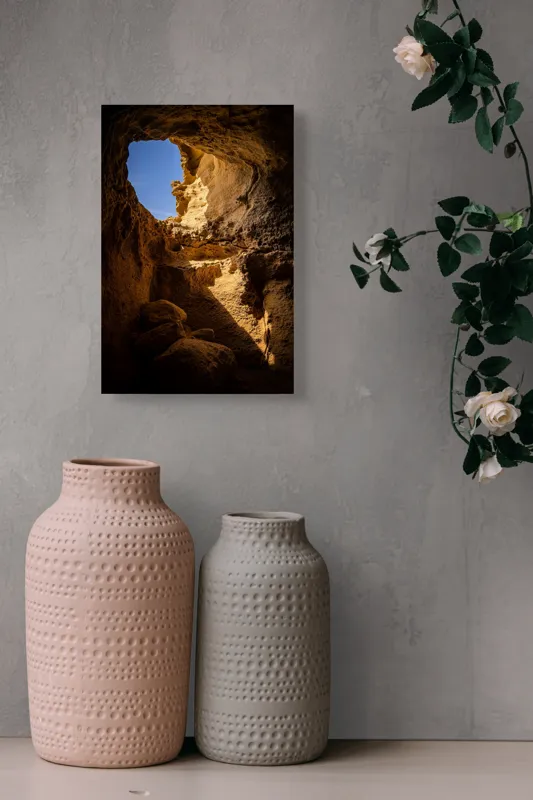 Tablou Canvas, "Lumina soarelui în peșteră stâncoasă", Pietre, Lumină, Umbre, Cer, Forme, Timp, Textură, Amestec, Natură, 26 x 39 cm – poza 6