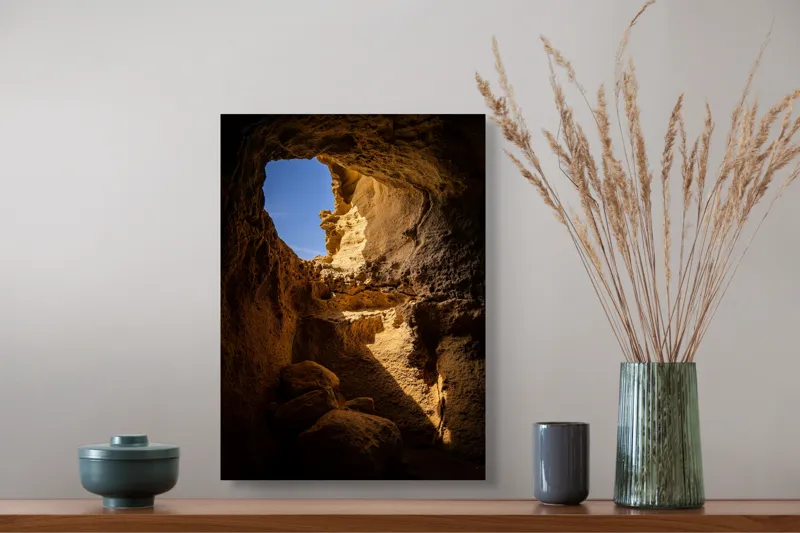 Tablou Canvas, "Lumina soarelui în peșteră stâncoasă", Pietre, Lumină, Umbre, Cer, Forme, Timp, Textură, Amestec, Natură, 39 x 54 cm – poza 3