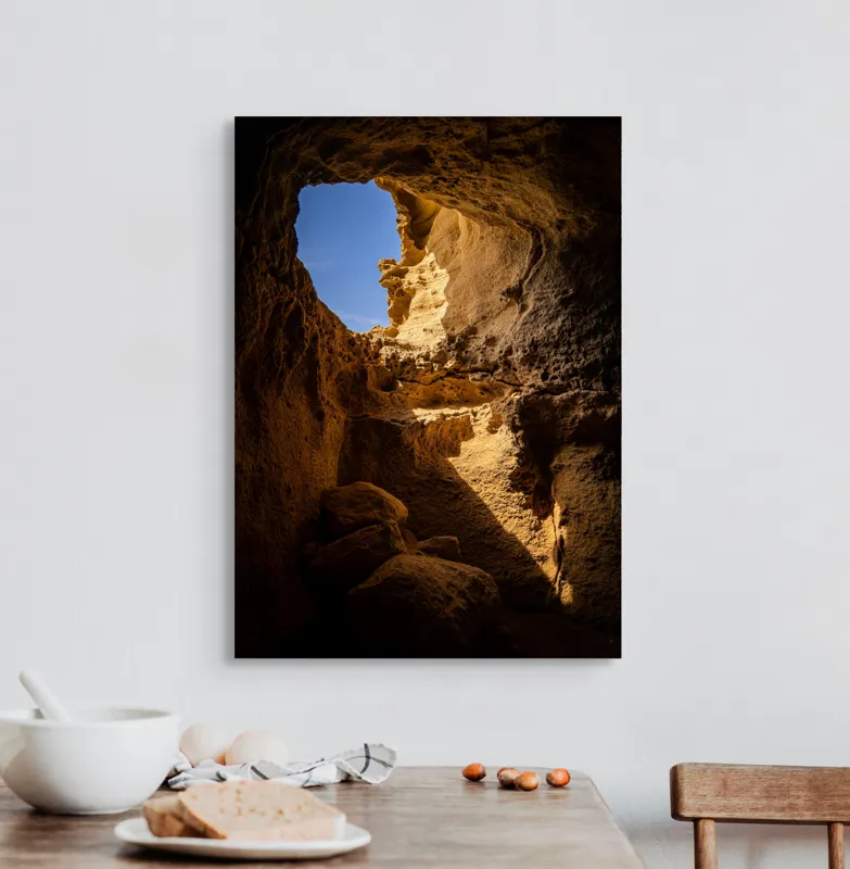 Tablou Canvas, "Lumina soarelui în peșteră stâncoasă", Pietre, Lumină, Umbre, Cer, Forme, Timp, Textură, Amestec, Natură, 50 x 70 cm – poza 3
