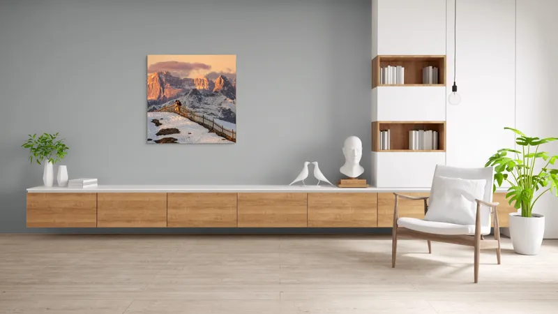 Tablou Canvas, "Admirând apusul în munți îndepărtați", Munte, Apus, Zăpadă, Gard, Cuplu, Cer, Nor, Roci, Peisaj, Natură, 100 x 100 cm – poza 8
