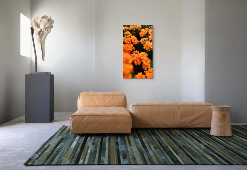 Tablou Canvas, "Floare portocalie în grădină de vis", Flori, Portocalii, Petale, Boboci, Frunze, Vibrante, Delicate, Verzi, Strălucitoare, 50 x 90 cm – poza 5