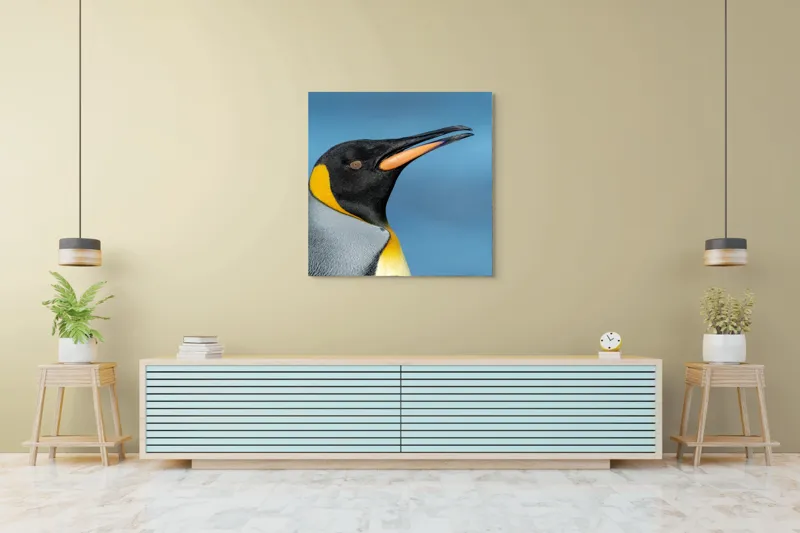 Tablou Canvas, "Pinguin regal în profil elegant", Pinguin, Portocaliu, Negru, Gri, Galben, Ocean, Contrast, Eleganță, Serenitate, 100 x 100 cm – poza 5