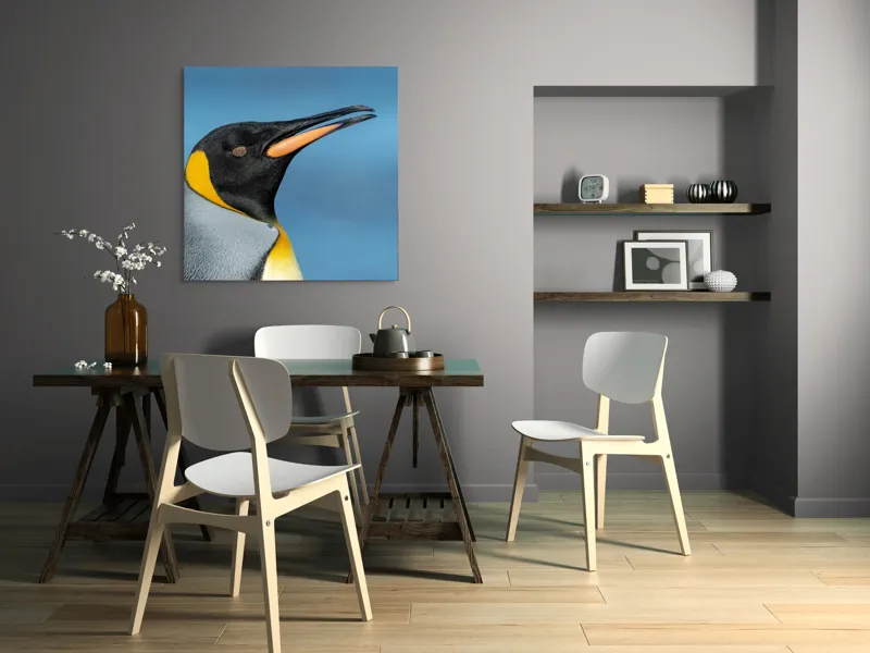Tablou Canvas, "Pinguin regal în profil elegant", Pinguin, Portocaliu, Negru, Gri, Galben, Ocean, Contrast, Eleganță, Serenitate, 100 x 100 cm – poza 6