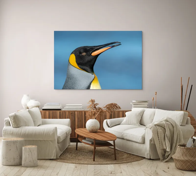 Tablou Canvas, "Pinguin regal în profil elegant", Pinguin, Portocaliu, Negru, Gri, Galben, Ocean, Contrast, Eleganță, Serenitate, 150 x 100 cm – poza 3