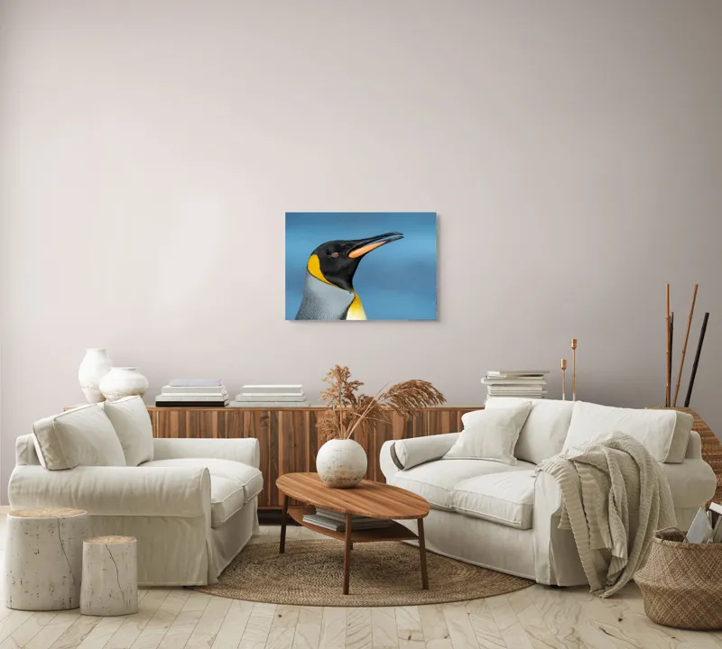 Tablou Canvas, "Pinguin regal în profil elegant", Pinguin, Portocaliu, Negru, Gri, Galben, Ocean, Contrast, Eleganță, Serenitate, 70 x 50 cm – poza 6