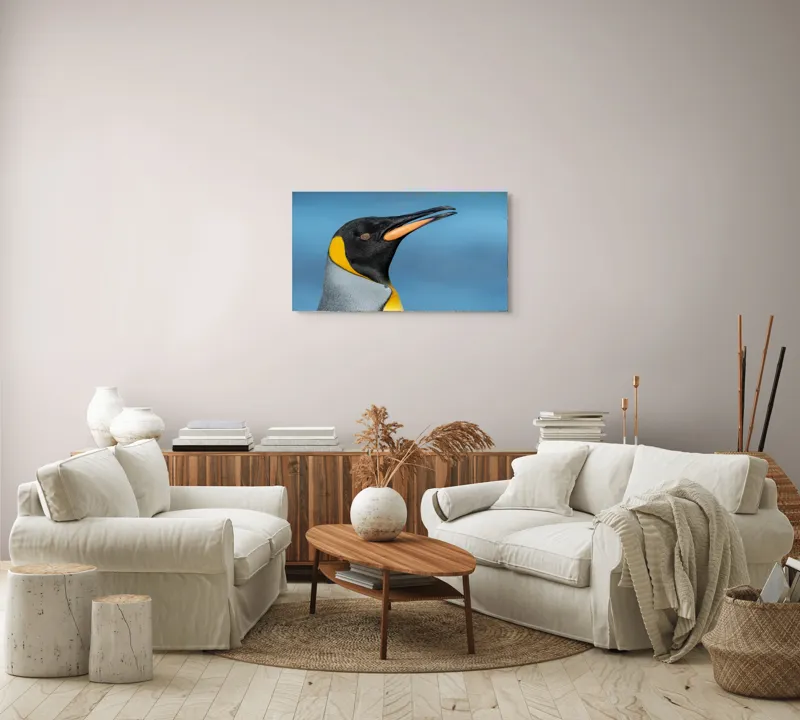 Tablou Canvas, "Pinguin regal în profil elegant", Pinguin, Portocaliu, Negru, Gri, Galben, Ocean, Contrast, Eleganță, Serenitate, 90 x 50 cm – poza 4