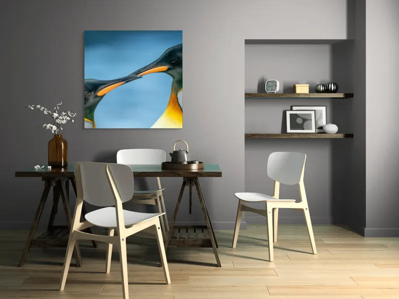 Tablou Canvas, "Întâlnirea sufletelor sub cerul arctic", Pinguini, Afecțiune, Colorat, Apropiere, Ocean, Eleganță, Grație, Natură, Serenitate, Armonie., 100 x 100 cm – poza 6