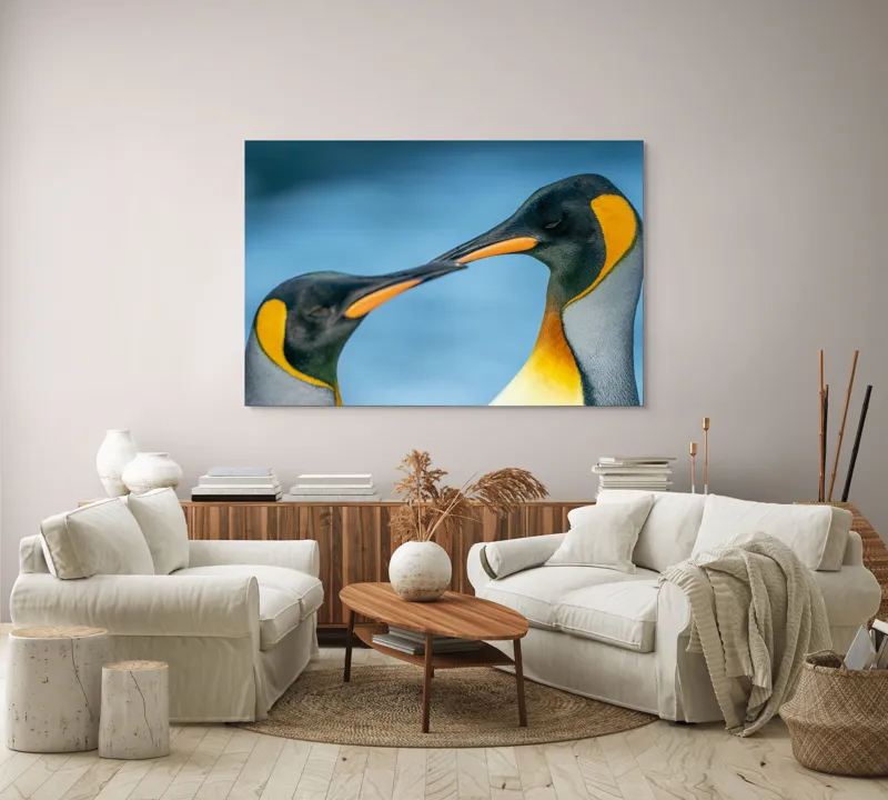 Tablou Canvas, "Întâlnirea sufletelor sub cerul arctic", Pinguini, Afecțiune, Colorat, Apropiere, Ocean, Eleganță, Grație, Natură, Serenitate, Armonie., 150 x 100 cm – poza 3
