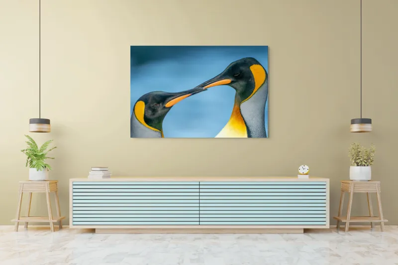 Tablou Canvas, "Întâlnirea sufletelor sub cerul arctic", Pinguini, Afecțiune, Colorat, Apropiere, Ocean, Eleganță, Grație, Natură, Serenitate, Armonie., 150 x 100 cm – poza 6