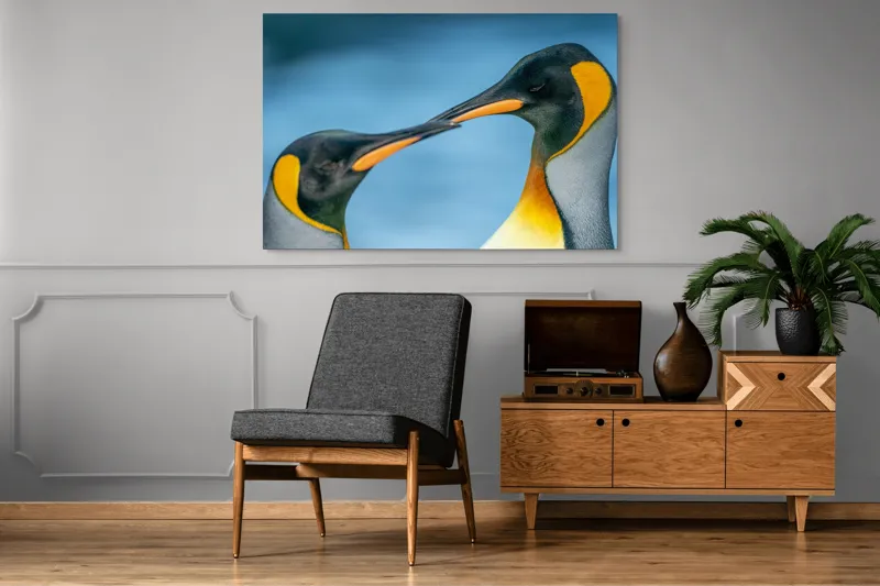 Tablou Canvas, "Întâlnirea sufletelor sub cerul arctic", Pinguini, Afecțiune, Colorat, Apropiere, Ocean, Eleganță, Grație, Natură, Serenitate, Armonie., 150 x 100 cm – poza 8