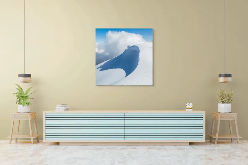 Tablou Canvas, "Dansul liniștit al zăpezii alpine", Alb, Zăpadă, Cer, Nor, Umbre, Senin, Natură, 100 x 100 cm – poza 5