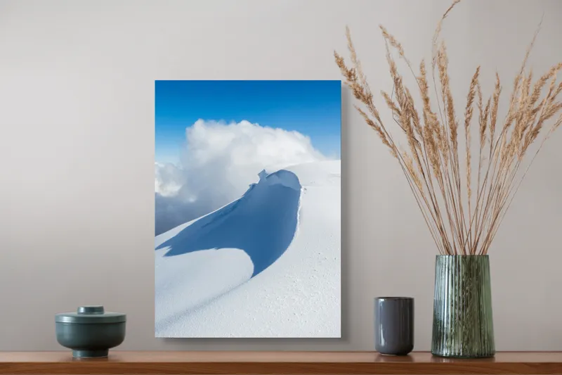 Tablou Canvas, "Dansul liniștit al zăpezii alpine", Alb, Zăpadă, Cer, Nor, Umbre, Senin, Natură, 39 x 54 cm – poza 3