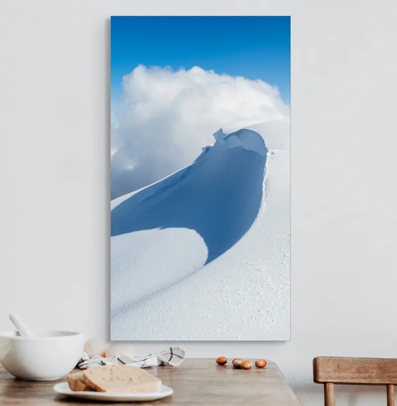 Tablou Canvas, "Dansul liniștit al zăpezii alpine", Alb, Zăpadă, Cer, Nor, Umbre, Senin, Natură, 50 x 90 cm – poza 3