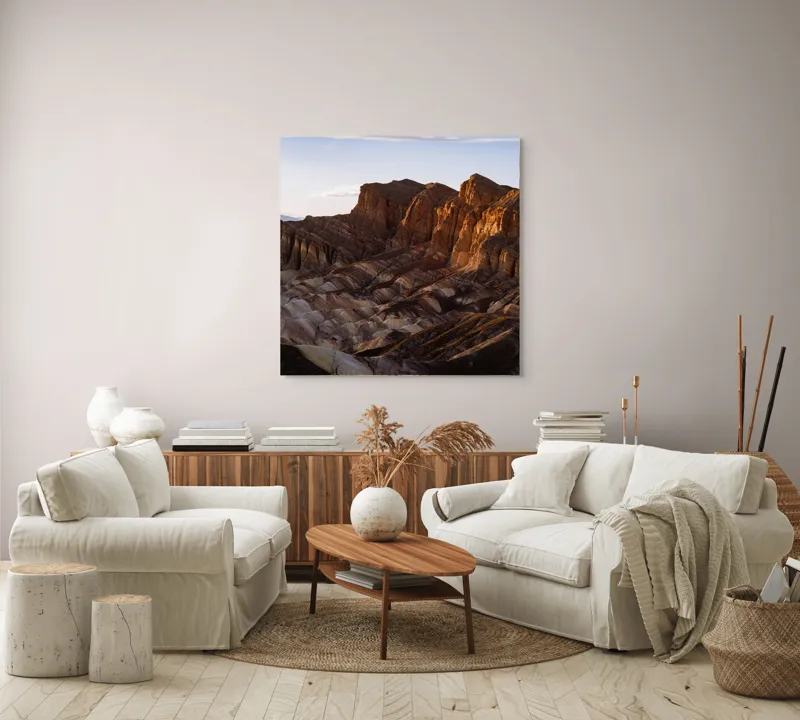 Tablou Canvas, "Răsărit peste stâncile deșertului", Vârfuri, Munți, Stânci, Apus, Erosion, Lumină, Uscăciune, Natură, Grandios, Peisaj., 100 x 100 cm – poza 3