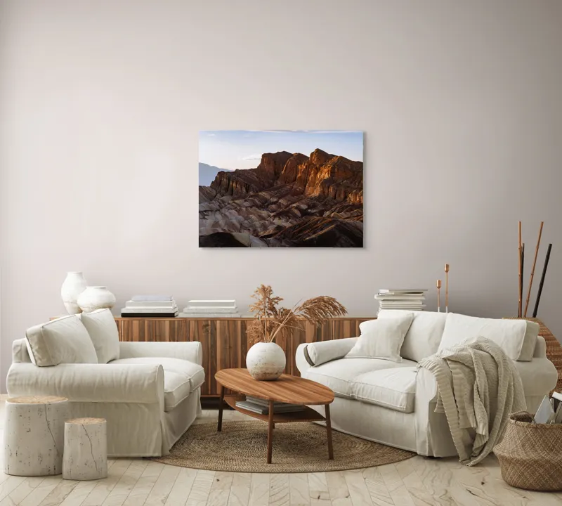 Tablou Canvas, "Răsărit peste stâncile deșertului", Vârfuri, Munți, Stânci, Apus, Erosion, Lumină, Uscăciune, Natură, Grandios, Peisaj., 100 x 70 cm – poza 3