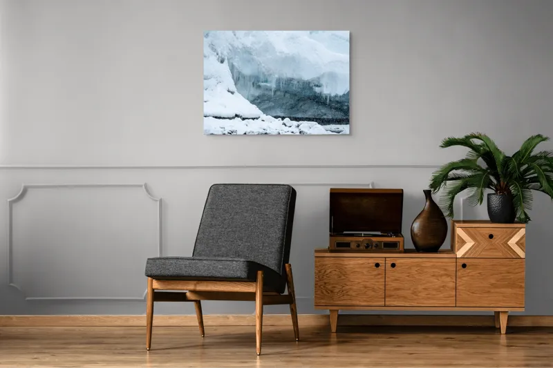 Tablou Canvas, "Peștera înghețată din tărâmul nordic", Gheață, Zăpadă, Stânci, Turturi, Frig, Albastru, Norii, Natura, Timp, Iarnă, 100 x 70 cm – poza 8