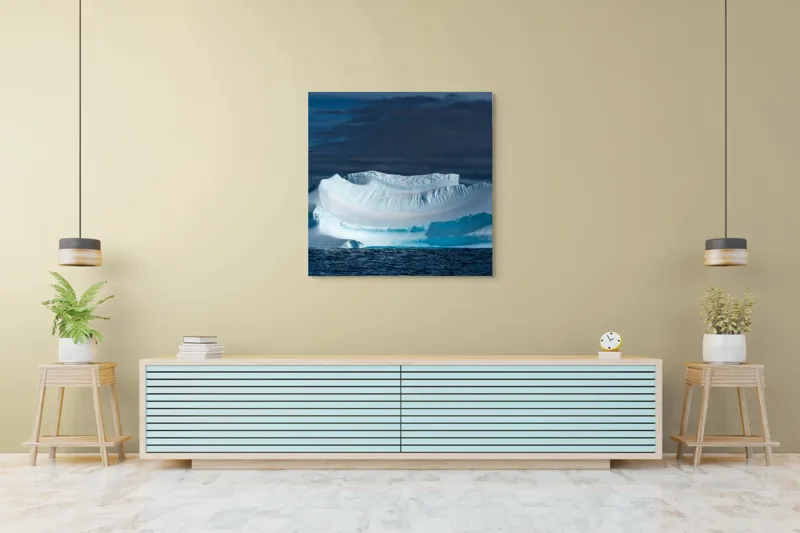 Tablou Canvas, "Dansul tăcut al ghețarului albastru", Gheață, Ocean, Cer, Nor, Peisaj, Antarctic, Contrast, Liniște, 100 x 100 cm – poza 5