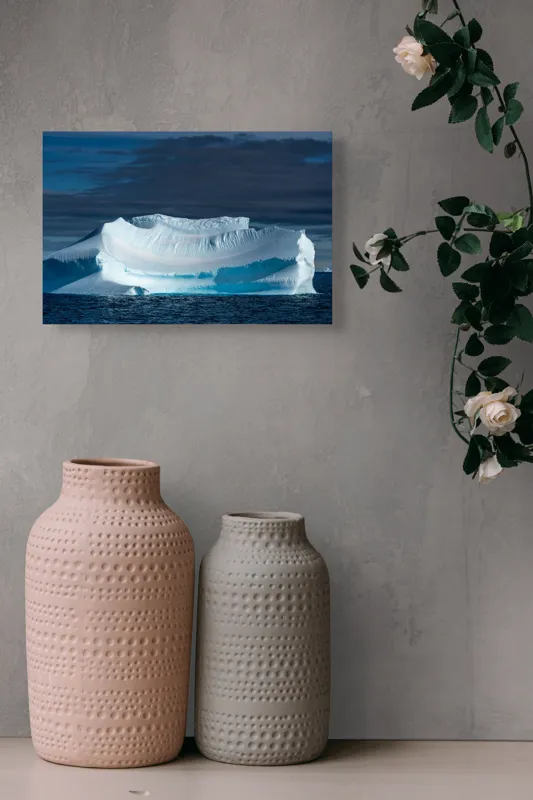 Tablou Canvas, "Dansul tăcut al ghețarului albastru", Gheață, Ocean, Cer, Nor, Peisaj, Antarctic, Contrast, Liniște, 39 x 26 cm – poza 4