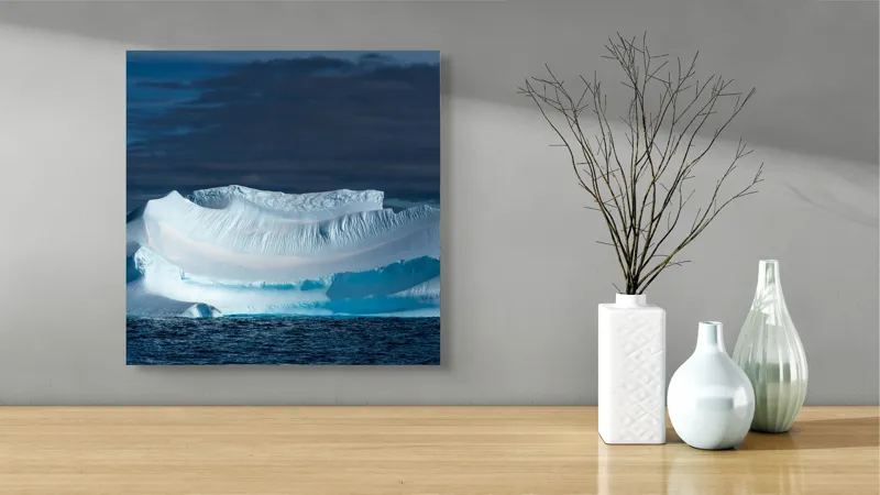 Tablou Canvas, "Dansul tăcut al ghețarului albastru", Gheață, Ocean, Cer, Nor, Peisaj, Antarctic, Contrast, Liniște, 50 x 50 cm – poza 3