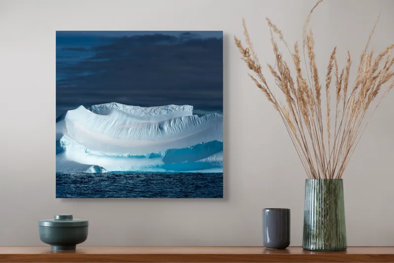 Tablou Canvas, "Dansul tăcut al ghețarului albastru", Gheață, Ocean, Cer, Nor, Peisaj, Antarctic, Contrast, Liniște, 50 x 50 cm – poza 4