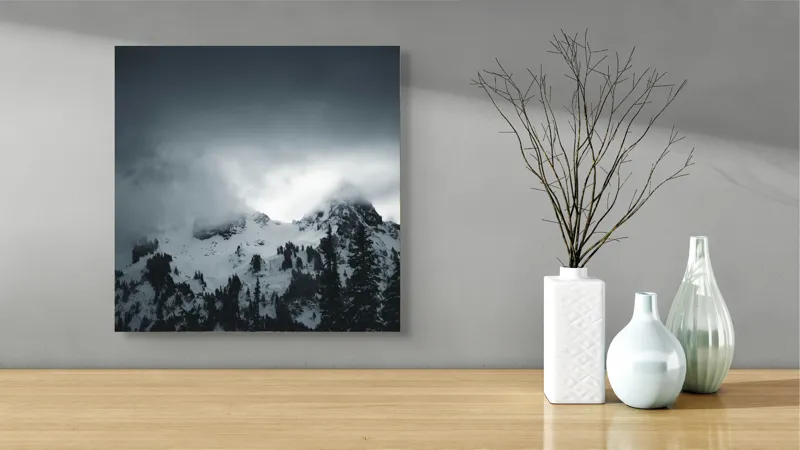 Tablou Canvas, "Vârfuri ascunse sub nori întunecați", Nor, Munte, Zăpadă, Ceață, Întuneric, 50 x 50 cm – poza 3