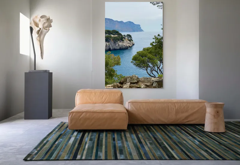 Tablou Canvas, "Priveliște marină cu stânci și pini", Pini, Mare, Stânci, Albastru, Peisaj, Coasta, Natură, Cer, Vegetație, 100 x 150 cm – poza 7