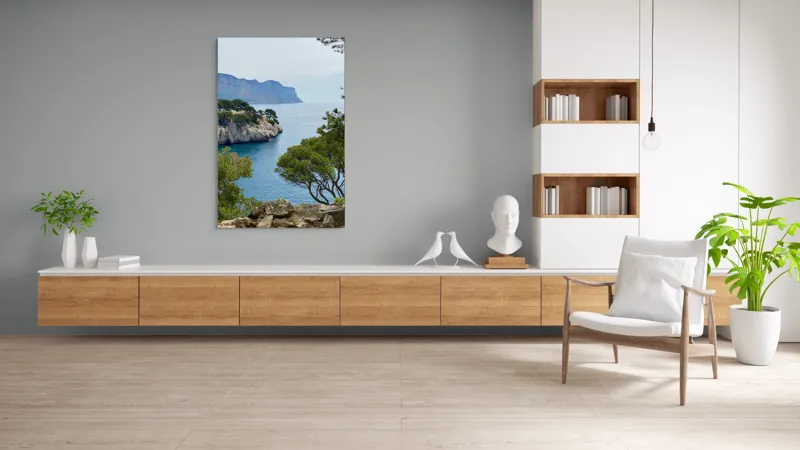 Tablou Canvas, "Priveliște marină cu stânci și pini", Pini, Mare, Stânci, Albastru, Peisaj, Coasta, Natură, Cer, Vegetație, 100 x 150 cm – poza 8