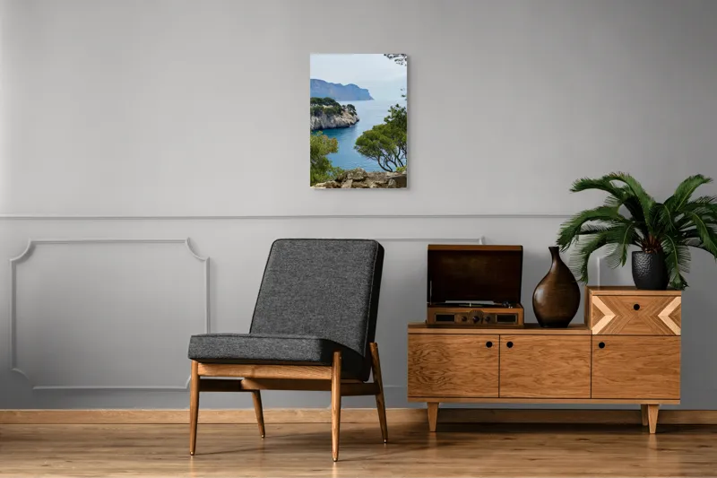 Tablou Canvas, "Priveliște marină cu stânci și pini", Pini, Mare, Stânci, Albastru, Peisaj, Coasta, Natură, Cer, Vegetație, 50 x 70 cm – poza 8