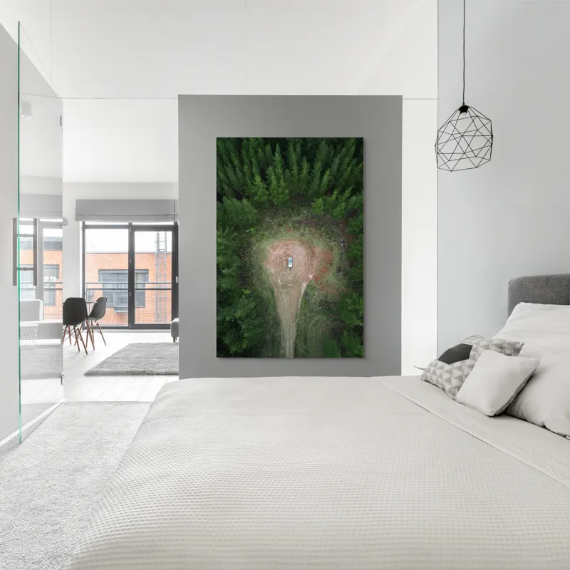 Tablou Canvas, "Mașina solitară în mijlocul pădurii", Mașină, Pădure, Vedere, Aeriană, Linie, Claritate, Contemplare, Natură, 100 x 150 cm – poza 5