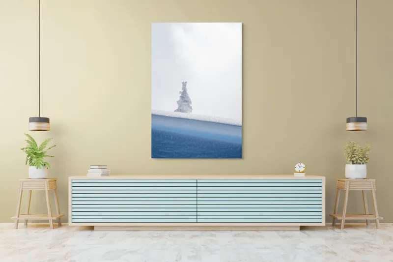 Tablou Canvas, "Singuraticul brad acoperit de nea", Alb, Singuratic, Înghețat, Cer, Tăcut, Contrastant, Peisaj., 100 x 150 cm – poza 4