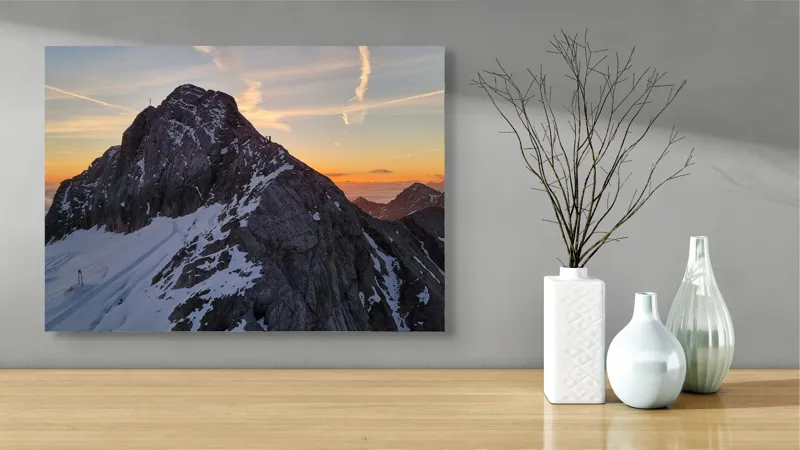 Tablou Canvas, "Vârf stâncos la apus splendid", Munte, Apus, Zăpadă, Cer, Nor, Siluetă, Cărare, Crepuscul, Contrast, Vârf, 70 x 50 cm – poza 3
