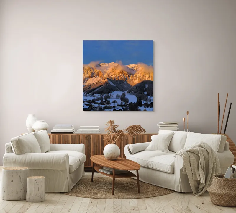 Tablou Canvas, "Munți aurii la apus de soare", Munte, Zăpadă, Apus, Nori, Case, Pădure, Peisaj., 100 x 100 cm – poza 3