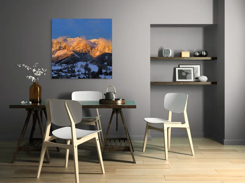 Tablou Canvas, "Munți aurii la apus de soare", Munte, Zăpadă, Apus, Nori, Case, Pădure, Peisaj., 100 x 100 cm – poza 6