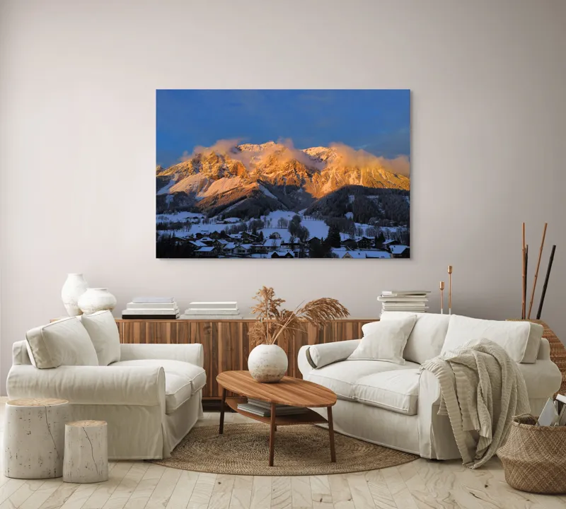 Tablou Canvas, "Munți aurii la apus de soare", Munte, Zăpadă, Apus, Nori, Case, Pădure, Peisaj., 150 x 100 cm – poza 3